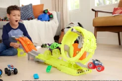 Hot Wheels Monster Trucks Rhinomite's Chargin' Challenge