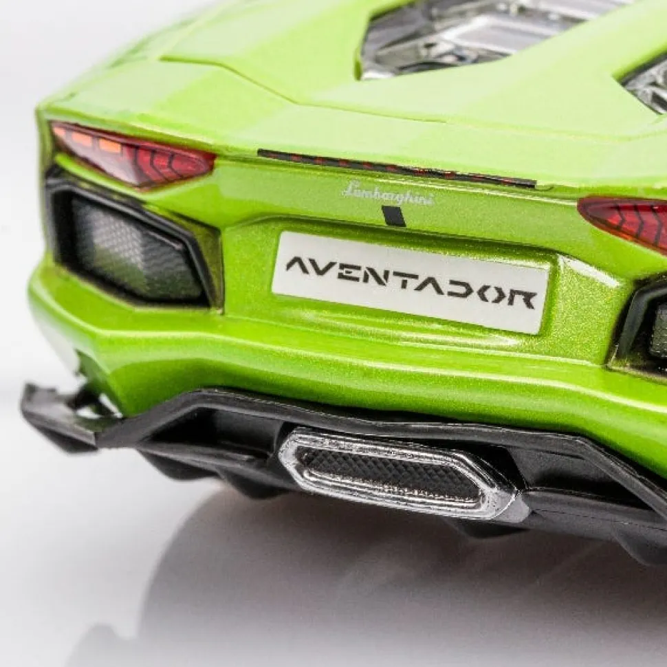 Maisto 1:24 Special Edition Lamborghini Aventador Lp 700-4 Roadster Kit